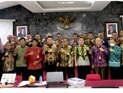 Evaluasi Kinerja Penjabat Kepala Daerah Tahun ke-II Triwulan ke- IV 2024, Pj. Bupati Takalar Paparkan 10 Indikator Prioritas