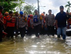 Kapolda Sulsel Tinjau Lokasi Banjir di Antang, Salurkan Bantuan untuk Warga Terdampak