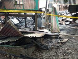 Satu Keluarga Kehilangan Tempat Tinggal Setelah Rumah Panggung di Manyampa Takalar Terbakar Hebat