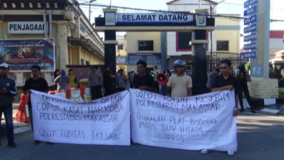 Aliansi Mahasiswa Pemuda Sul-Sel Geruduk Polrestabes Makassar, Desak Penjelasan soal DD 888 DS dan Dugaan Intimidasi Wartawan